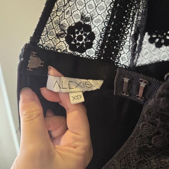 Alexis Floral Mesh Short Romper Size XS - Picture 8 of 9